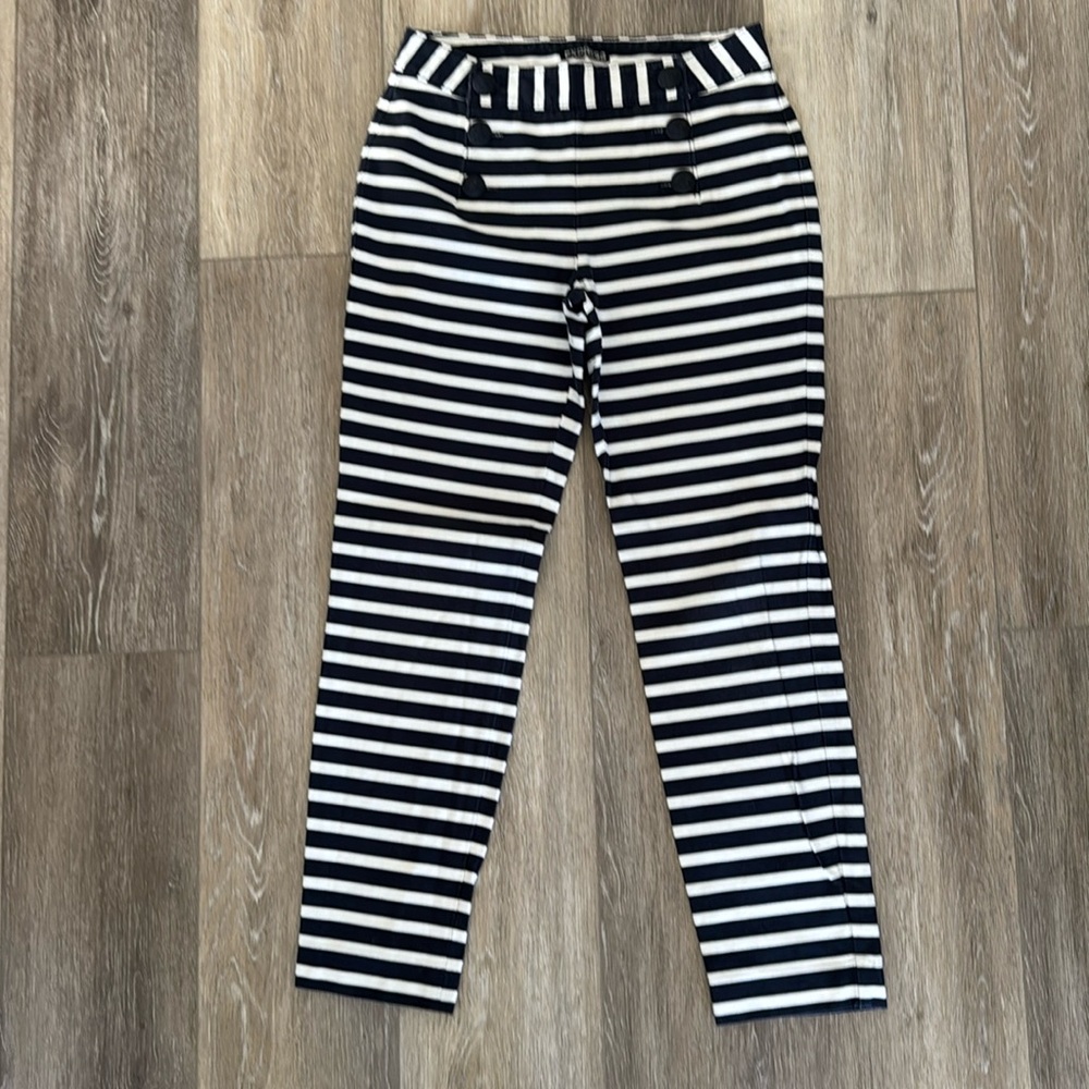 Express 2R ankle pants with button-front closure